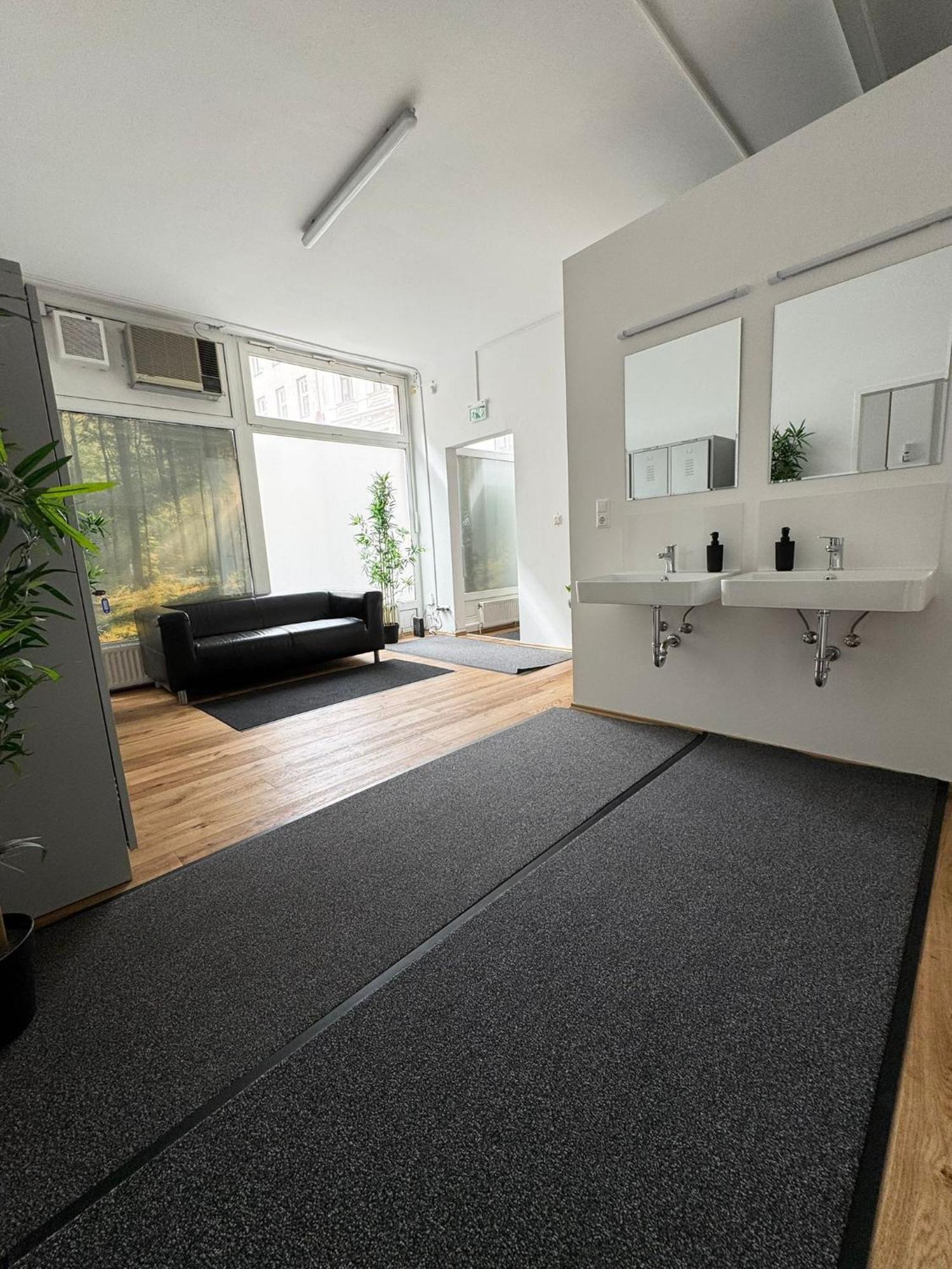 Robin Wood Capsulehotel